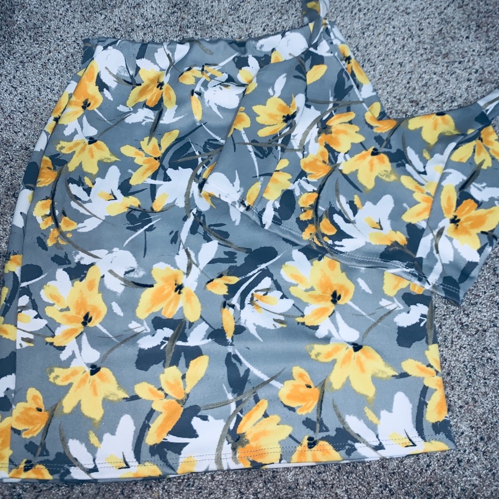 Yellow two piece crop to set